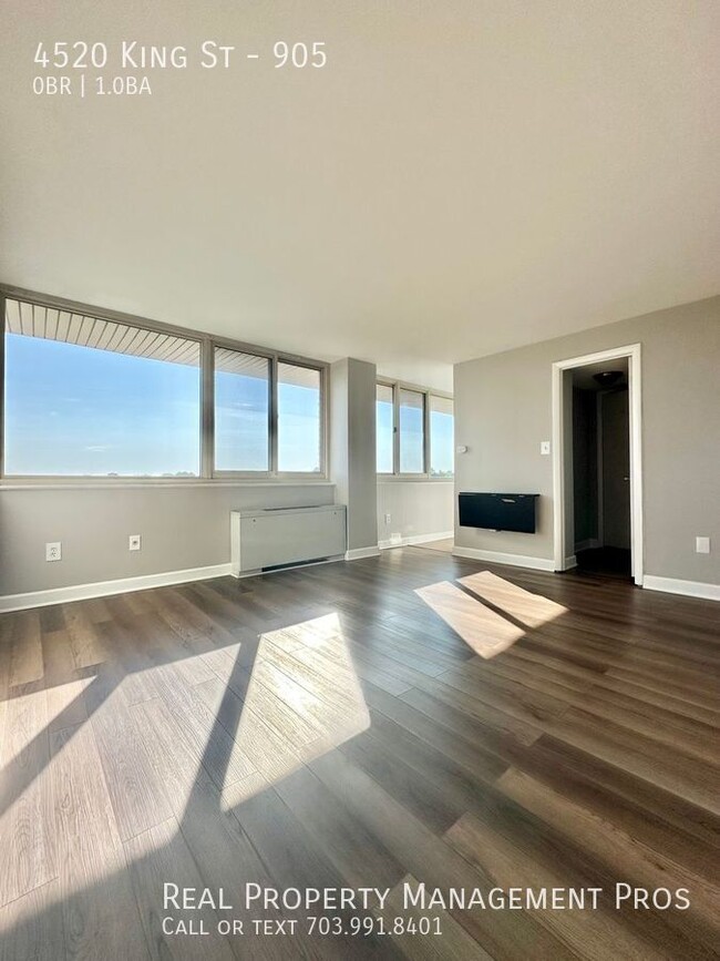 Photo - 4520 King St Unit 905