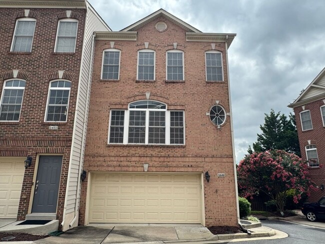 Building Photo - Gorgeous 3 Bed 3 Bath End Unit Brick Townh... Rental