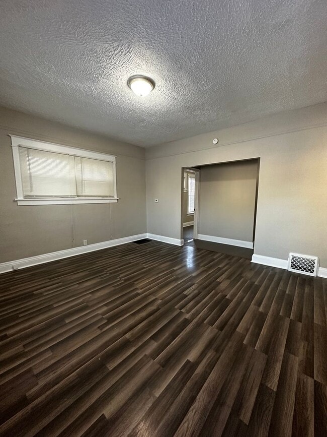 Photo - 1608-1610 12th Ave Moline, IL Unit 1610