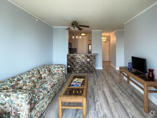 Building Photo - 222 N Columbus Dr Rental