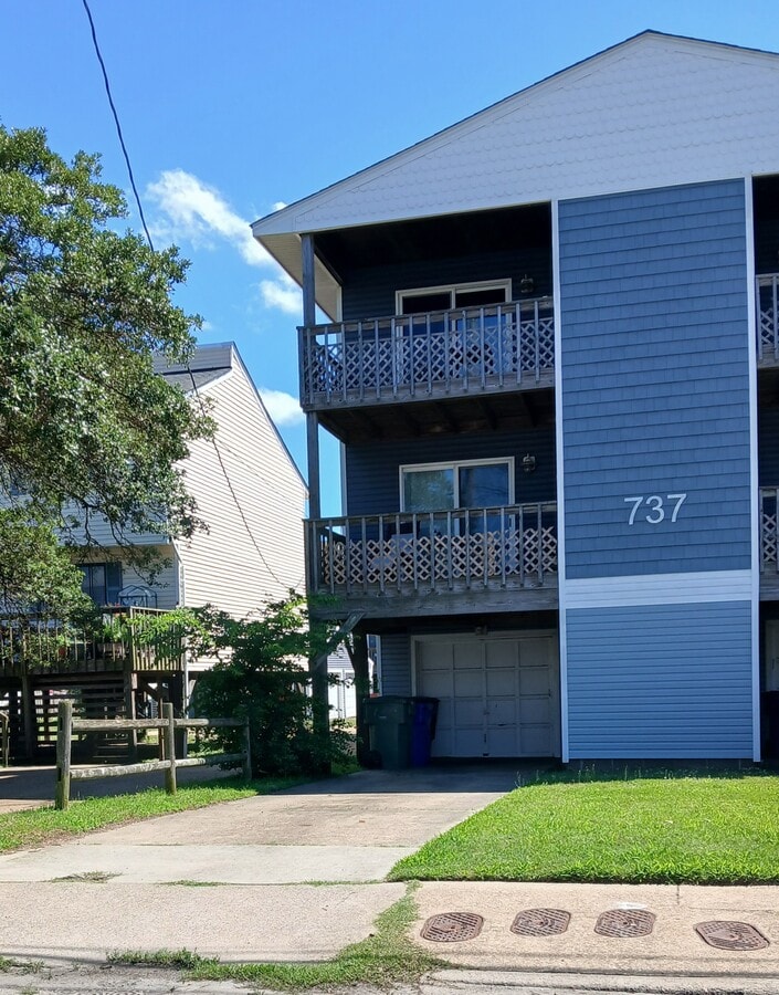 Photo - 737 W Ocean View Ave Townhome