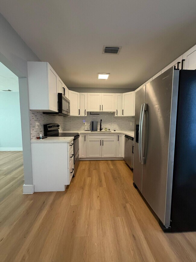 217 E 24th St