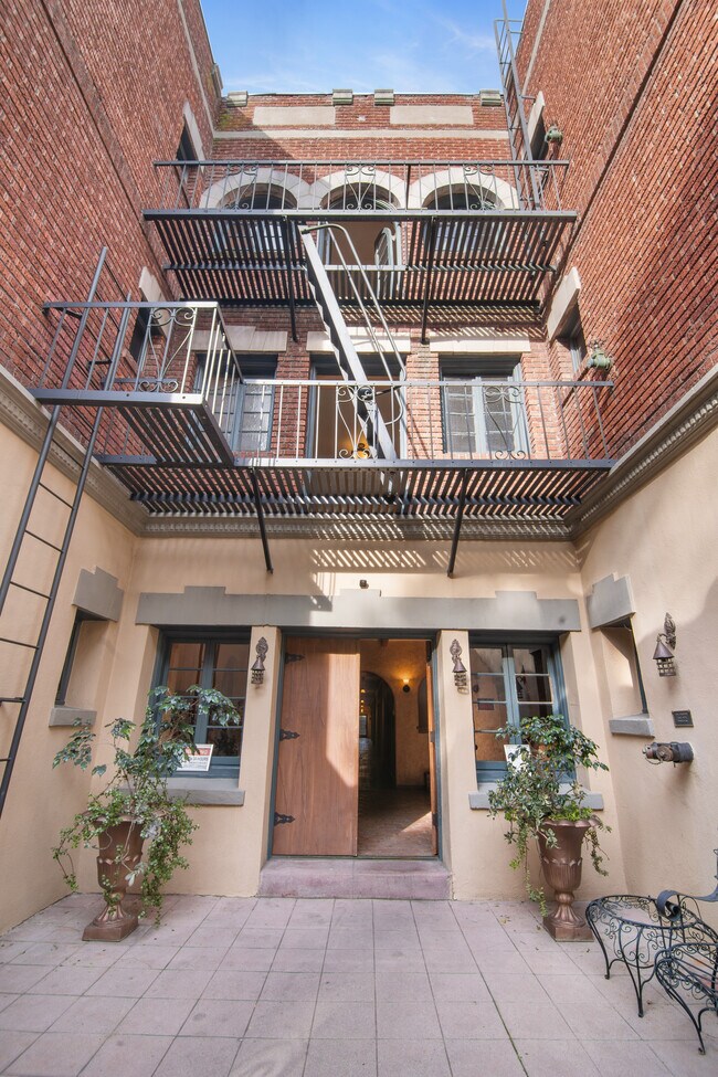 279 N Euclid Ave