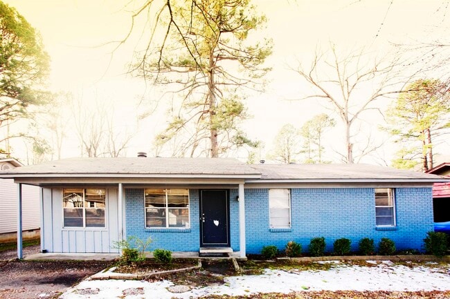 Building Photo - 5519 Southboro Dr