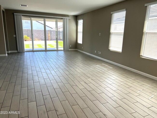 Photo - 8213 S 45th Ave