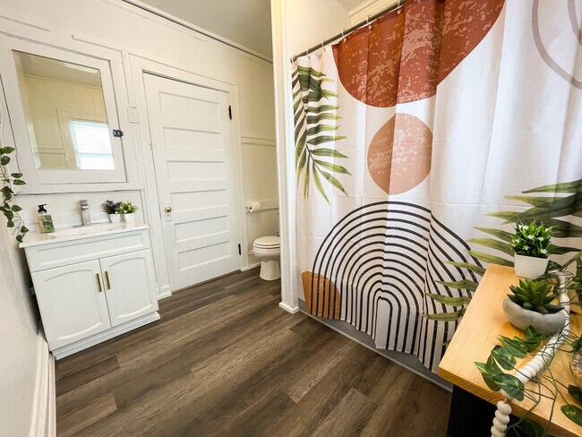 Photo - 3721 Cottage Grove Ave Unidad 5