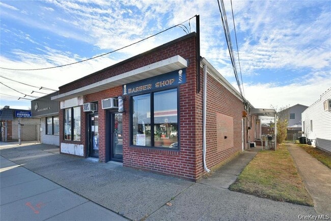Photo - 542 E Meadow Ave