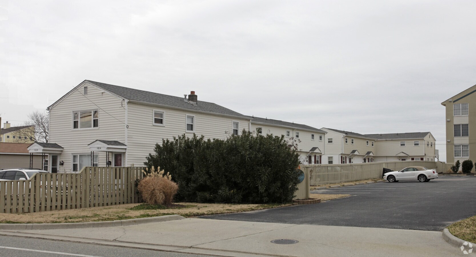 Photo - Shoreline Apartments