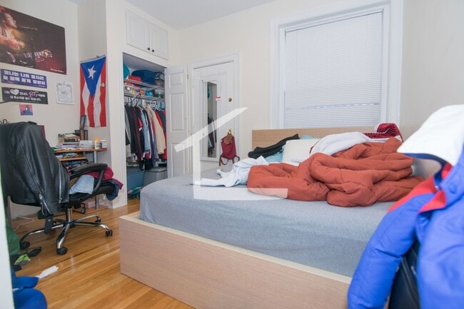 Photo - check out the hottest 4 bed 2 bath in Coolidge Corner....