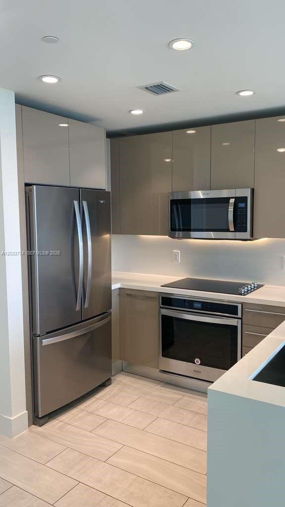 Photo - 2000 Metropica Wy Unit 2111