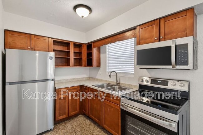 Building Photo - 58 W 27th St Unit 1