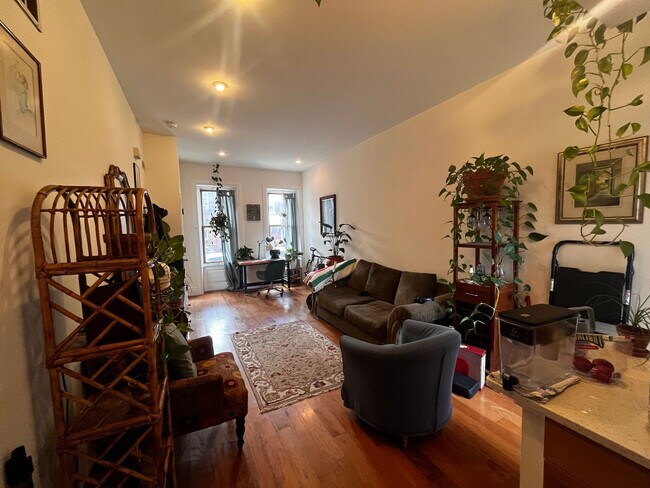 Bright and spacious one bedroom unit in a ... - Bright and spacious one bedroom unit in a ... Apartment Unit 1