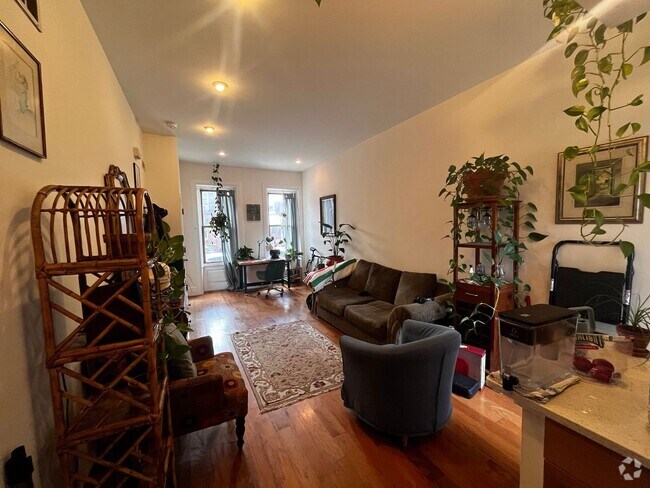 Building Photo - Bright and spacious one bedroom Unit 1 Rental
