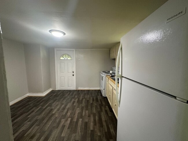 Photo - 2 Story House Under $800