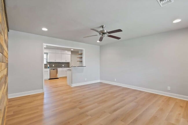 Photo - 5312 Odessa Ave