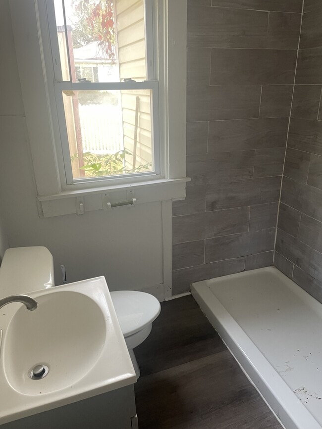 Photo - 1418 Caldwell St