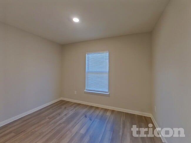 Photo - 144 Bandana Cir