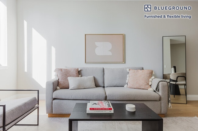 Photo - 345 E 94th St Unidad FL23-ID1677