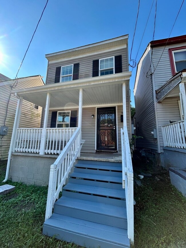 Building Photo - Well-Maintained Single-Family Home in Pete...