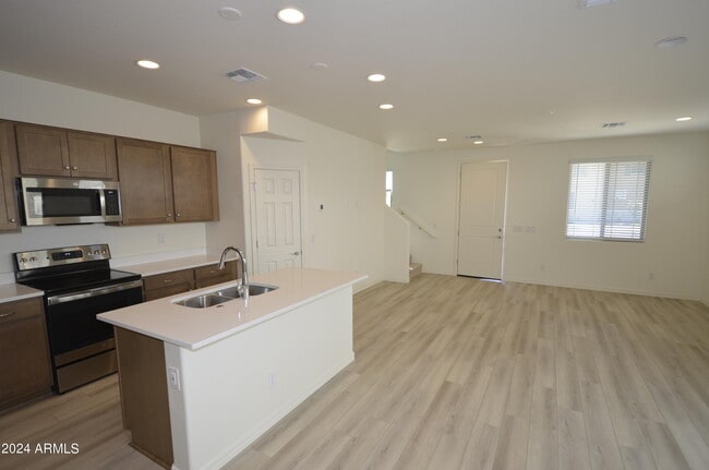 Photo - 1306 W Sparrow Dr