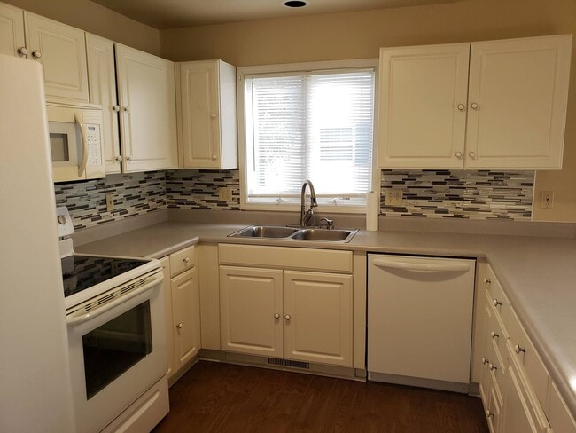 Photo - 2002 Middletown Dr Unit C