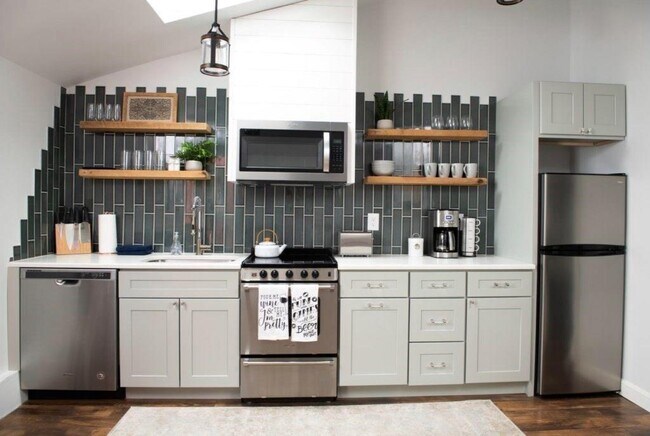 Photo - 38 Hilltop Ave Unit COTTAGE