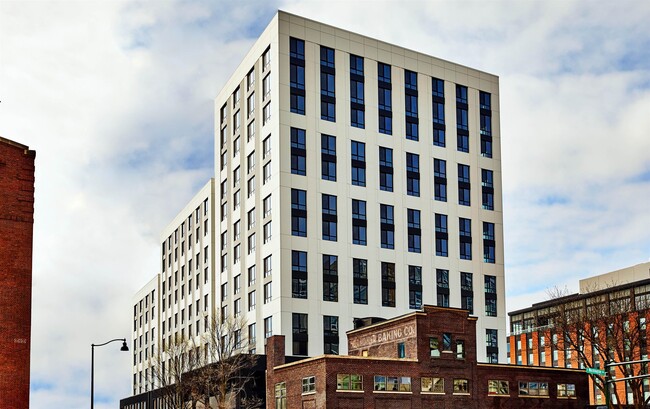 Building Photo - 10 S Paterson St Unit 412 Rental