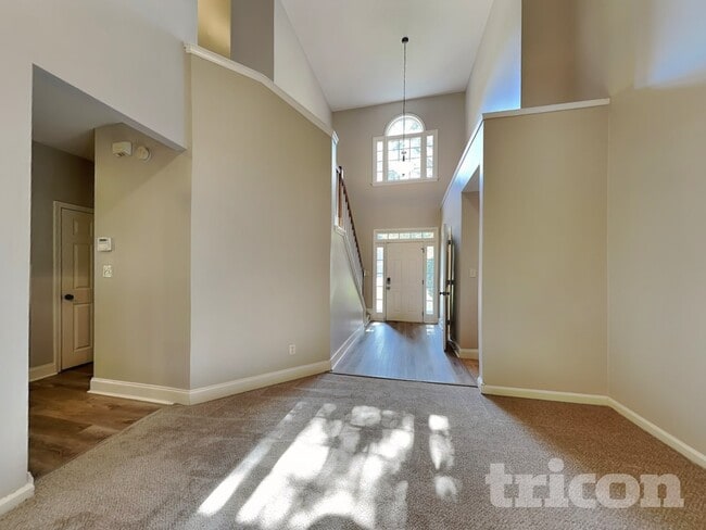 Photo - 1017 Chatsworth Ln