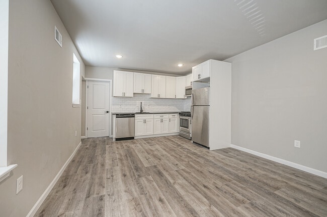 Building Photo - 2114 Mifflin St Unit A