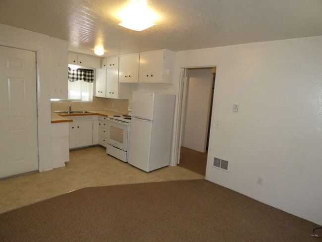 Photo - Cozy Cute on the West Side