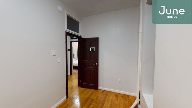 Photo - ROOM ONLY in 3-bed/1.0-bath Home Unit C