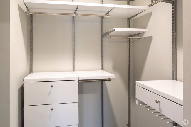 The Aladdin-1BR,1BA-Walk in Closet