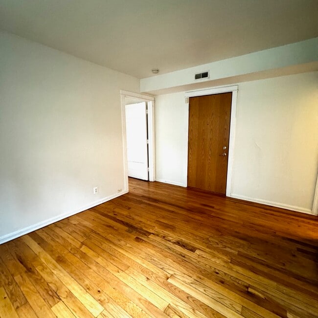 Building Photo - 115 n Hancock st