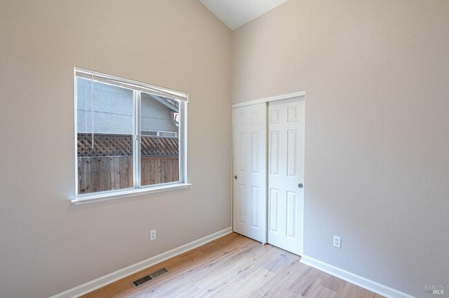 Photo - 943 Foothill Dr