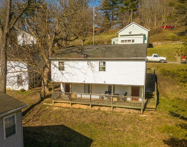 197 W Franklin St Unit C