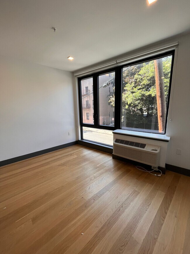 Photo - 324 Arlington Ave Unit 206