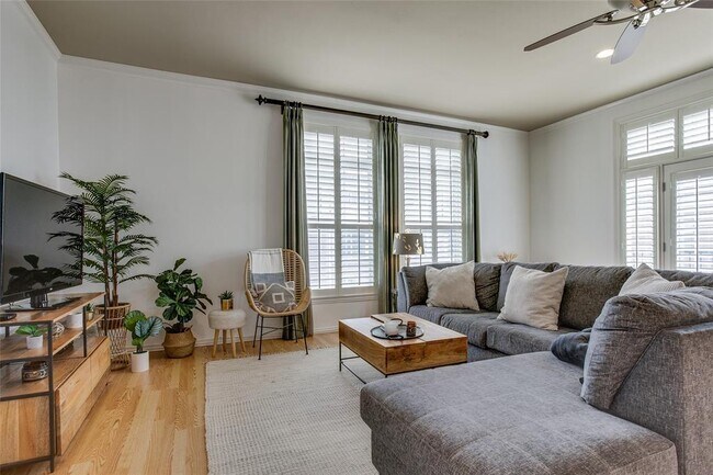 Building Photo - 2305 Worthington-244261 Unit 244261