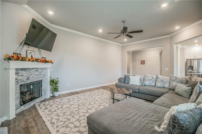 Photo - 5802 SW Macasin Ave