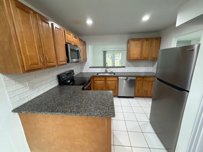 Photo - Charming 3-Bedroom Townhome in Quiet Antio...