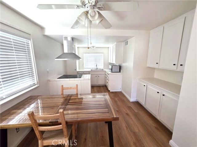 Building Photo - 4773 Larwin Ave