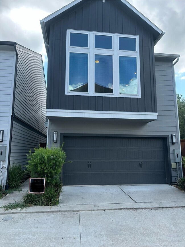 Photo - 713 Strawberry Pines Ct Casa