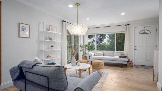 El lugar perfecto para disfrutar de la máxima comodidad. - 17320 Keaton Ave