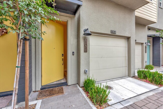 Photo - 109 Uptown Cir