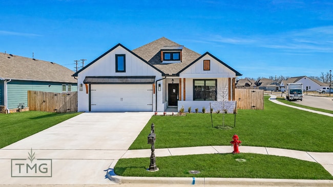 Photo - Gorgeous 4/2.5/2 on a corner lot!