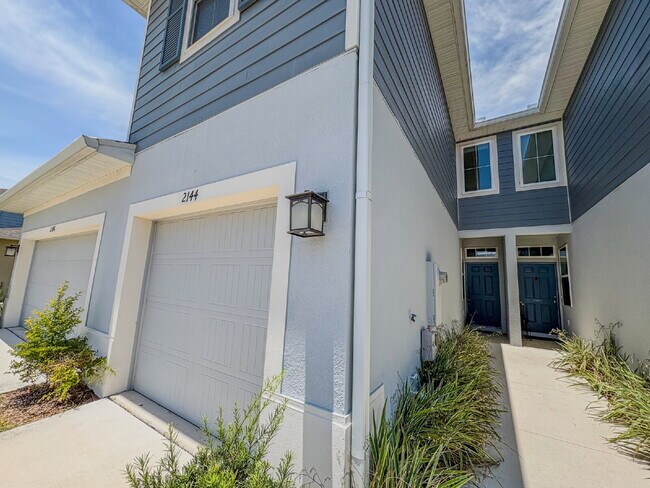 Photo - Spacious 3-Bedroom Townhome with garage i...