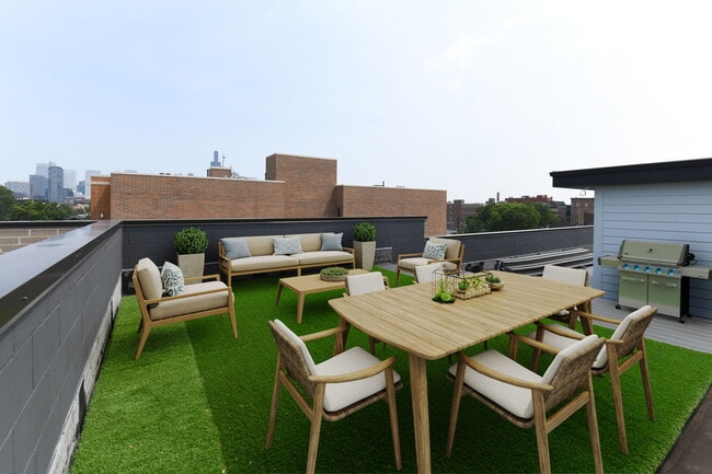 Photo - 1627 W Warren Blvd Unit 3