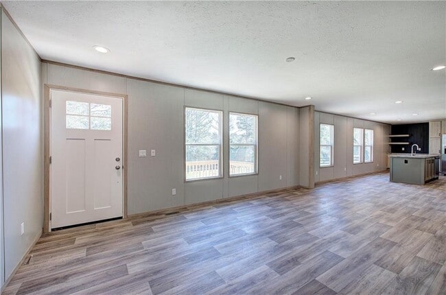 Photo - 81 Popham Rd