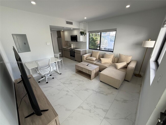 Photo - 944 Jefferson Ave Unidad 16