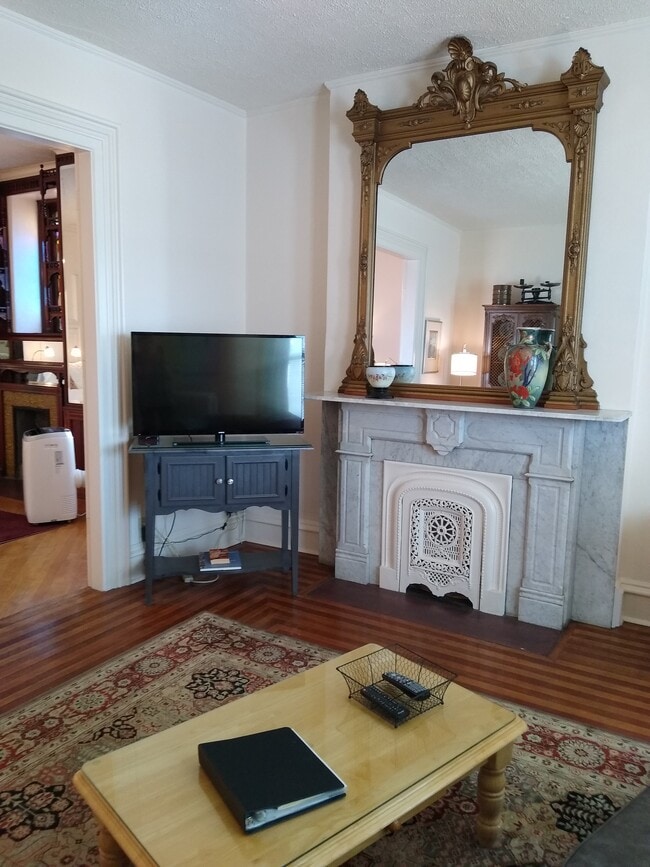 LR - 501 E Mississippi Dr Unit 2