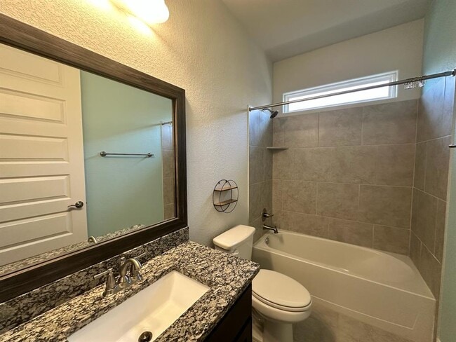 Photo - 240 Brentwood Dr